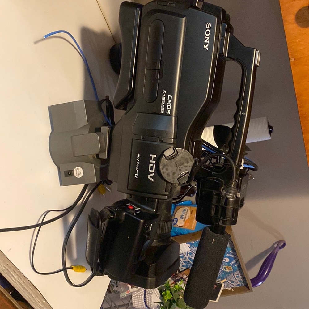 Sony HVR-Z5E Digital Camcorder, 3.2" LCD Screen, 1/3" CMOS, DV